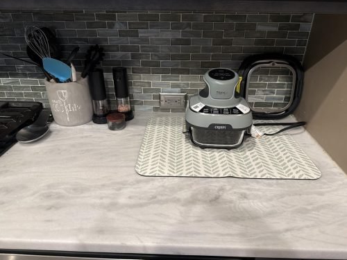 Ninja Crispi 4-in-1 Portable Glass Air Fryer Cooking System. 1500W. 4QT & 6-Cup TempWare Glass Containers with Storage Lids. Microwave. Freezer & Dishwasher Safe. Cyberspace Gray. FN101GY photo review