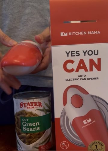Kitchen Mama Auto Electric Can Opener: Open Your Cans with A Simple Press of Button - Automatic, Hands Free, Smooth Edge, Battery Operated photo review