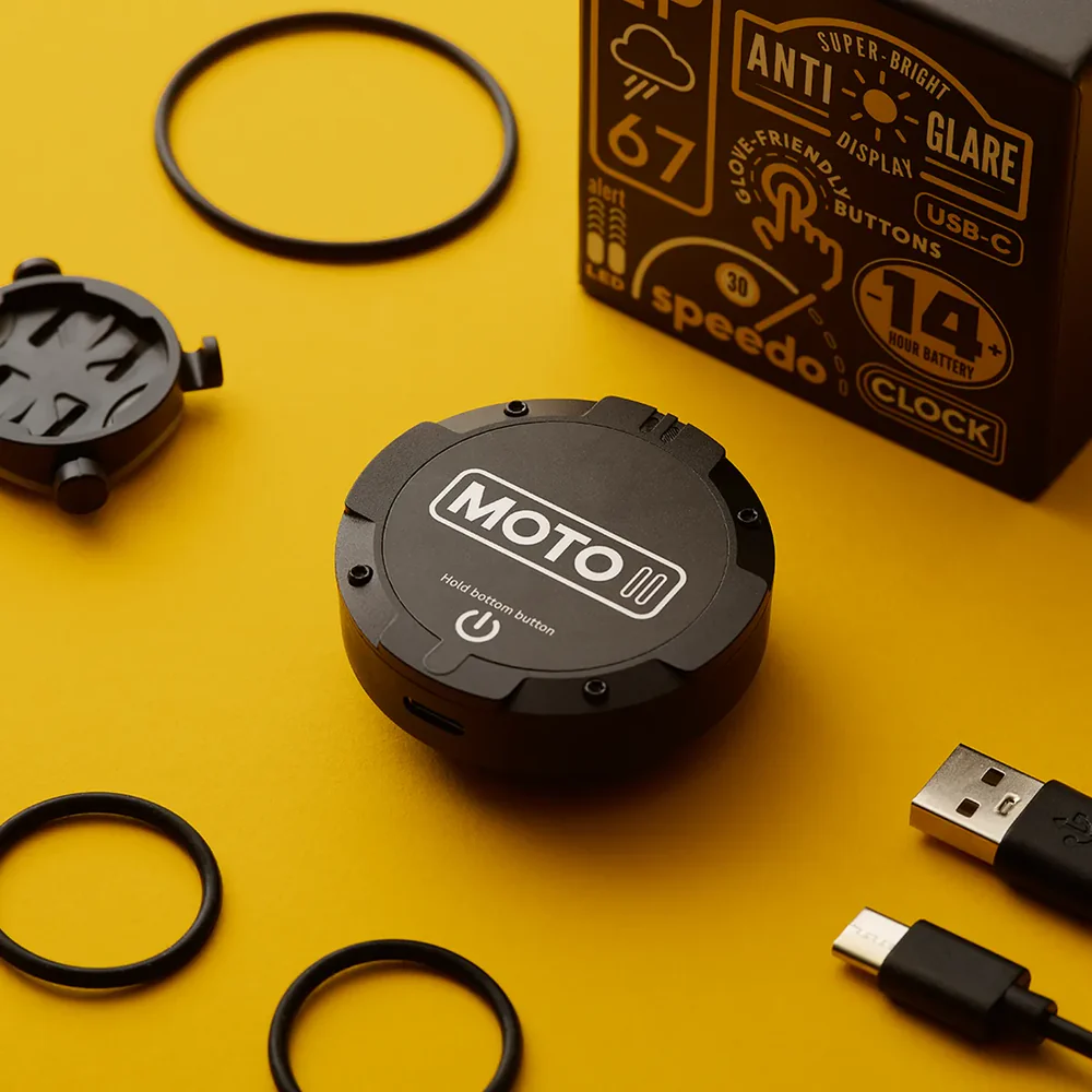 Beeline Moto II | Wireless Global Navigation Map | Weatherproof & 11+ Hours Battery Life | USB Charging | Sat Nav for Cycling with a Strap Mount Included | Glove Friendly